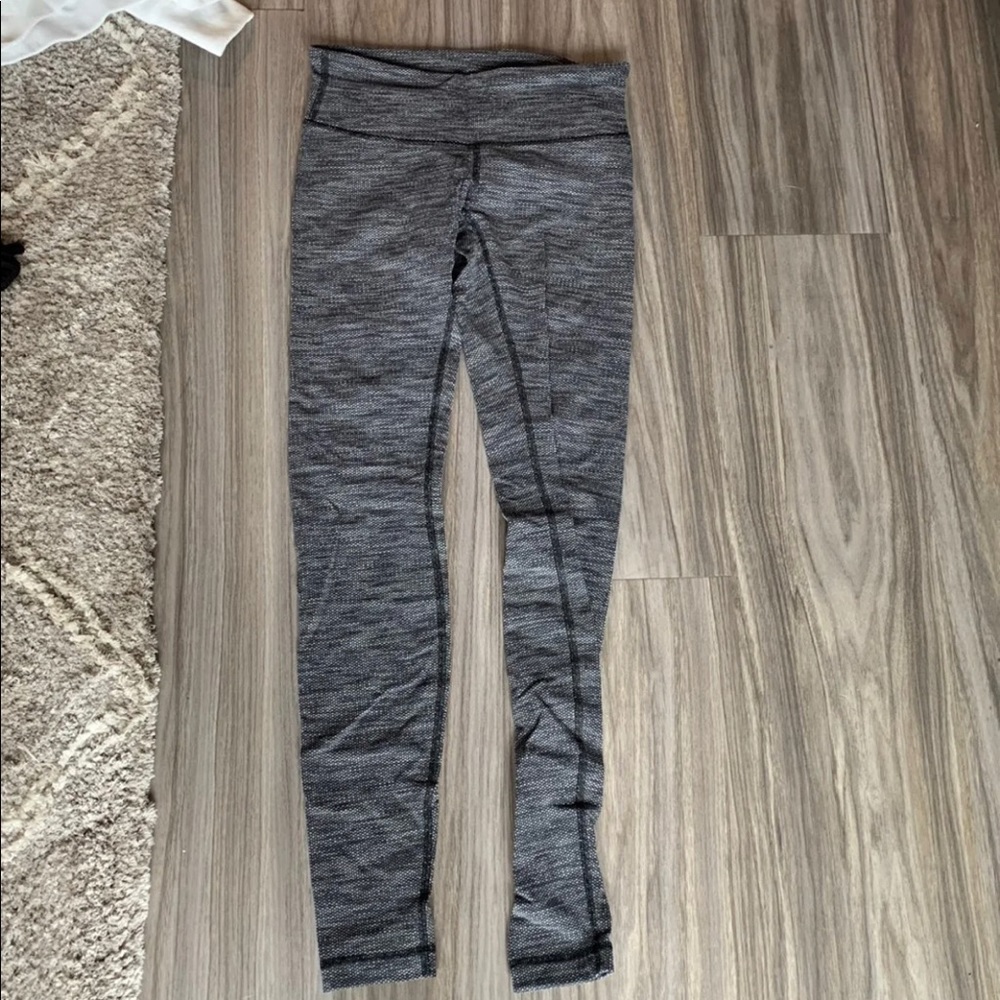 Lululemon wunder under size 4